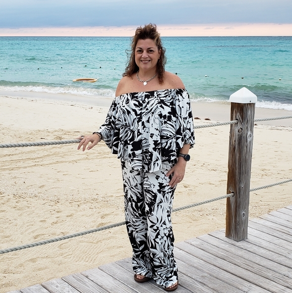 Meet the Posher - Picture 2 of 2